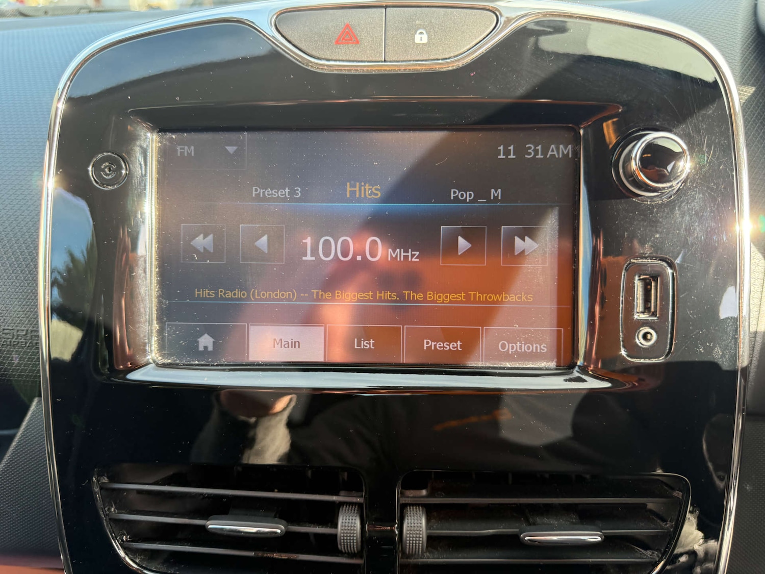 Used Renault Clio 2013 for sale - 76526169: Photo 32