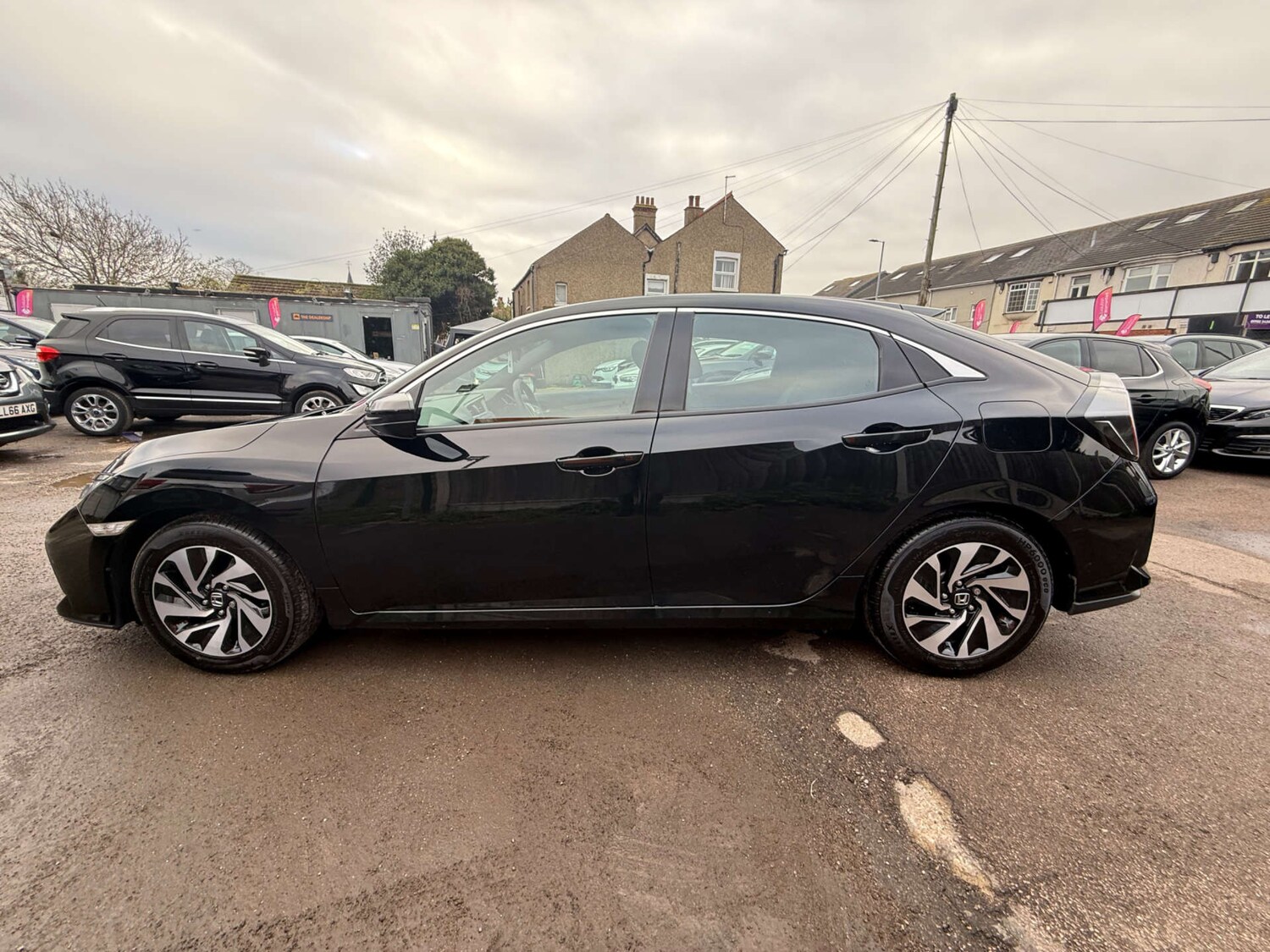 Used Honda Civic 2018 for sale - 76595227: Photo 10