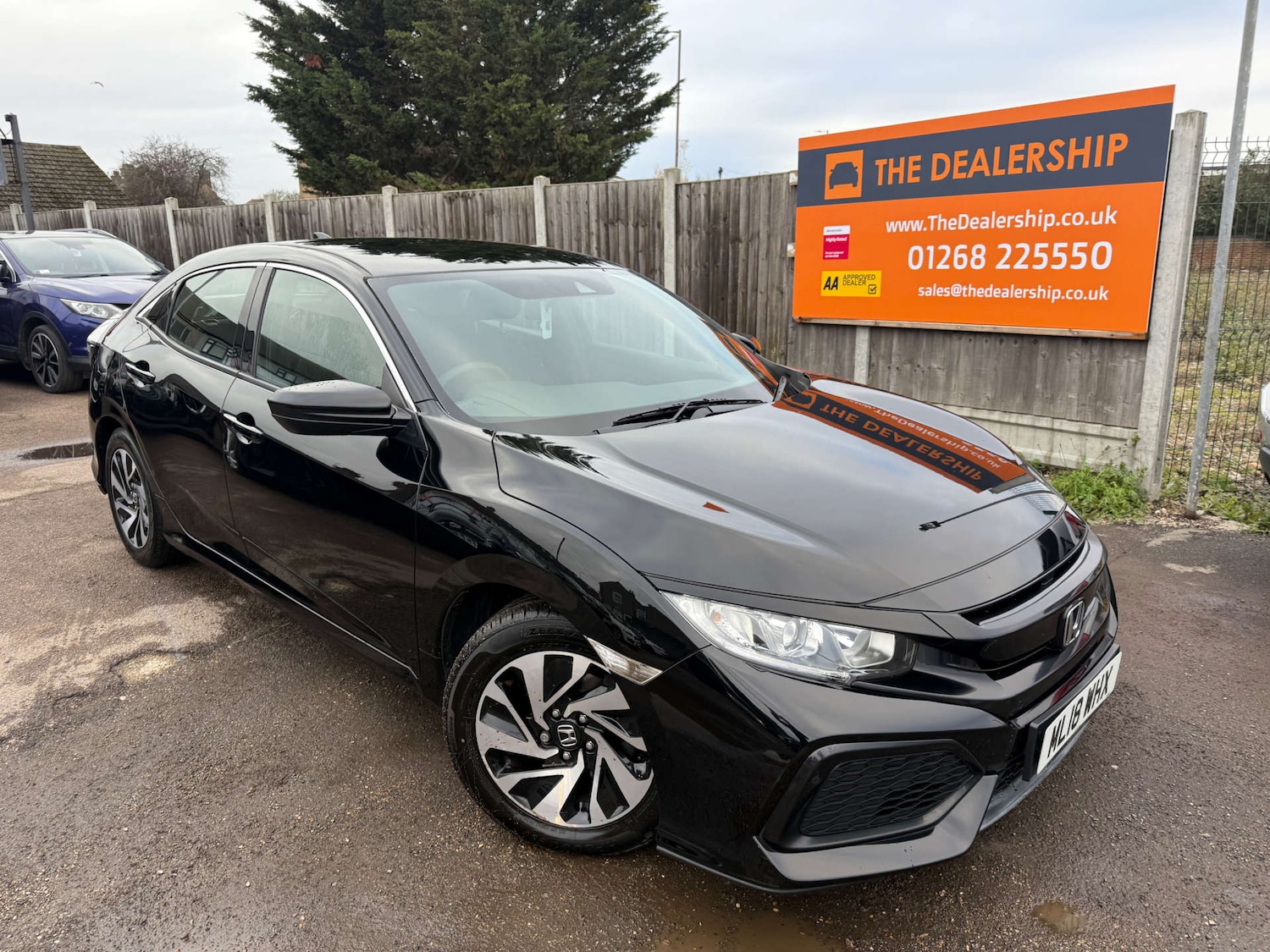 Used Honda Civic 2018 for sale - 76595227: Photo 2