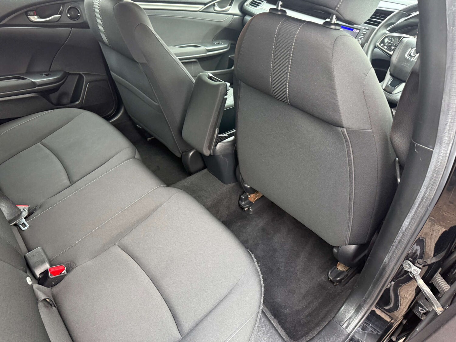 Used Honda Civic 2018 for sale - 76595227: Photo 24