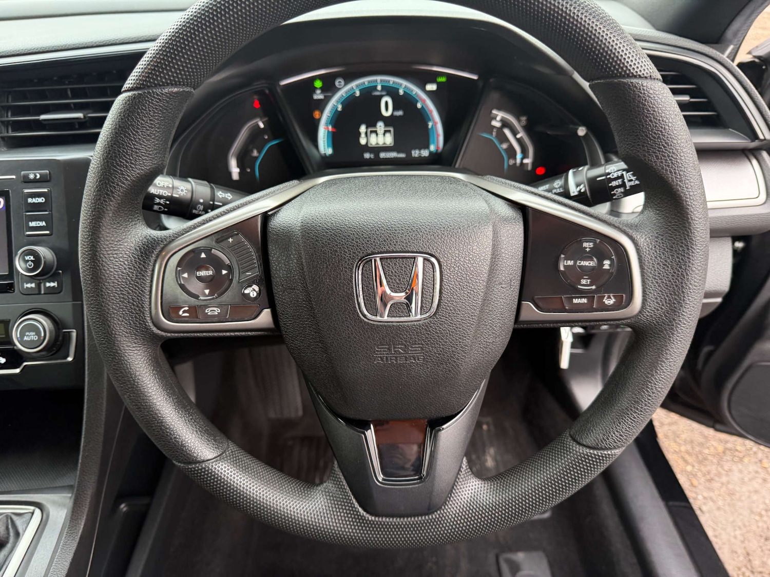 Used Honda Civic 2018 for sale - 76595227: Photo 32