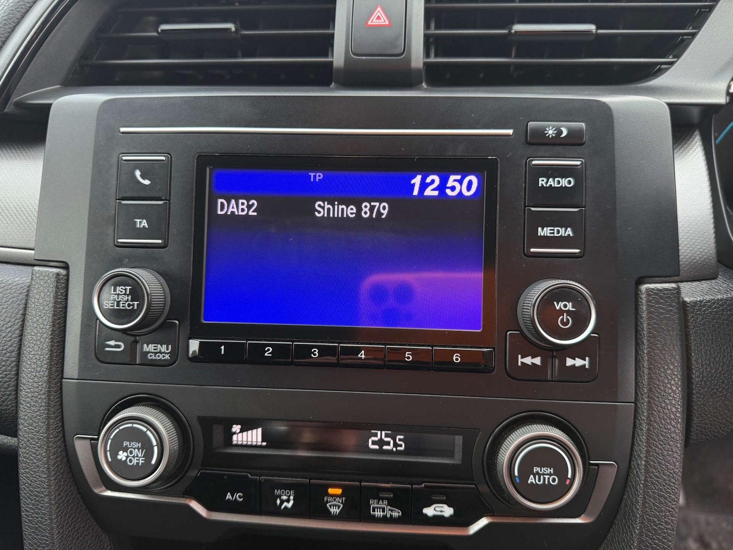 Used Honda Civic 2018 for sale - 76595227: Photo 38