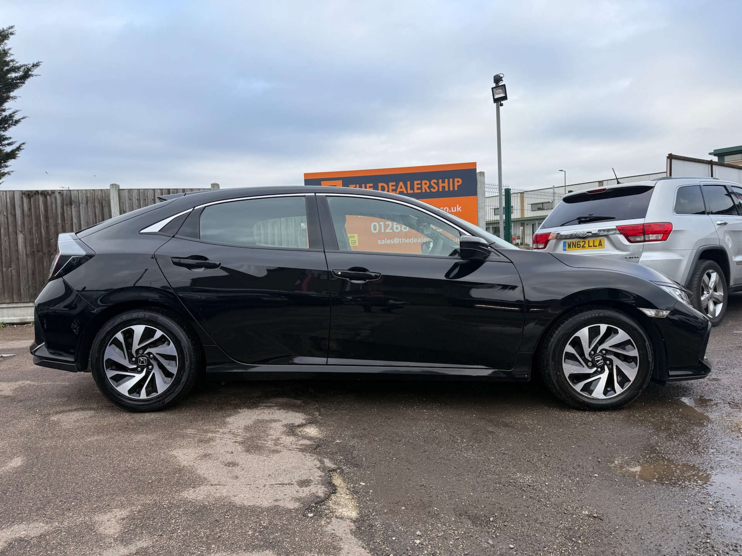 Used Honda Civic 2018 for sale - 76595227: Photo 5
