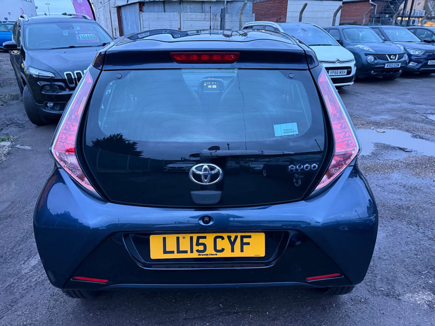 Used Toyota AYGO 2015 for sale - 77392230: Photo 10