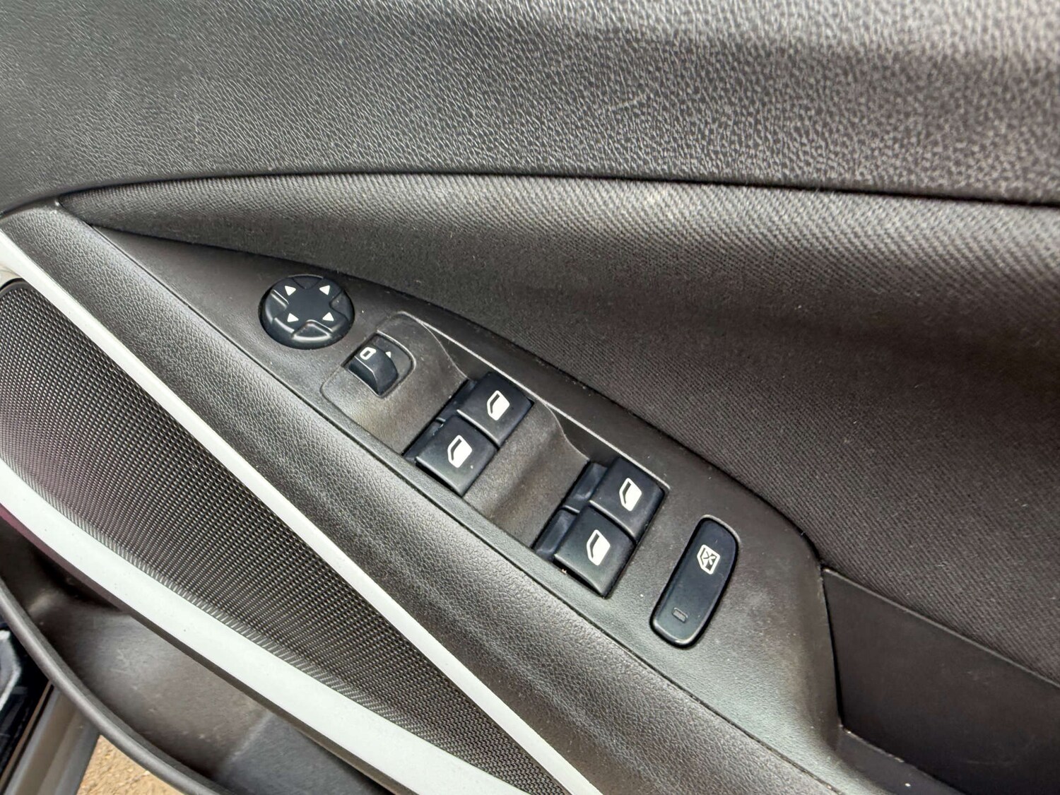 Used Vauxhall Crossland X 2020 for sale - 76097675: Photo 24