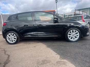Used Renault Clio 2017 for sale - 79684075: Photo