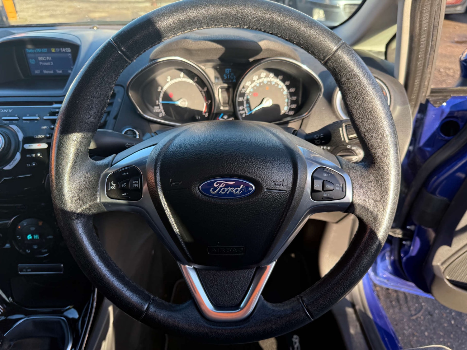 Used Ford Fiesta 2015 for sale - 76830151: Photo 26