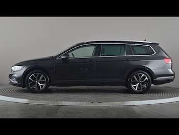 Used Volkswagen Passat 2022 for sale - 78832324: Photo