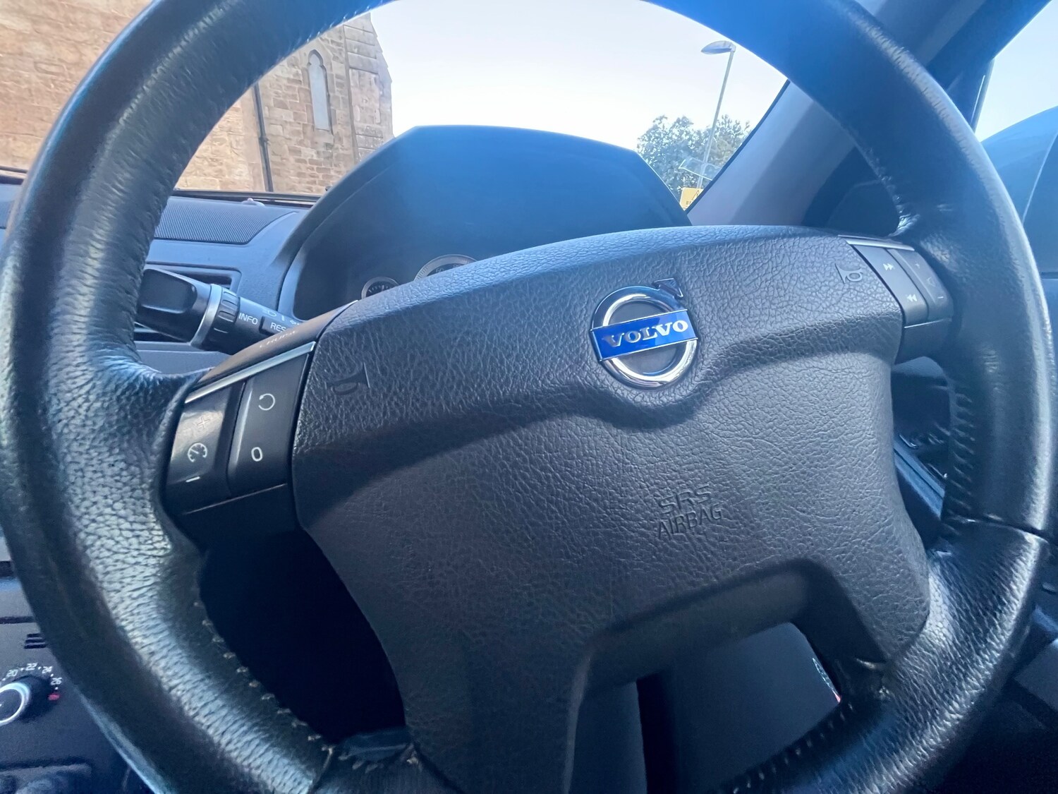 Used Volvo XC90 2010 for sale - 75937888: Photo 25