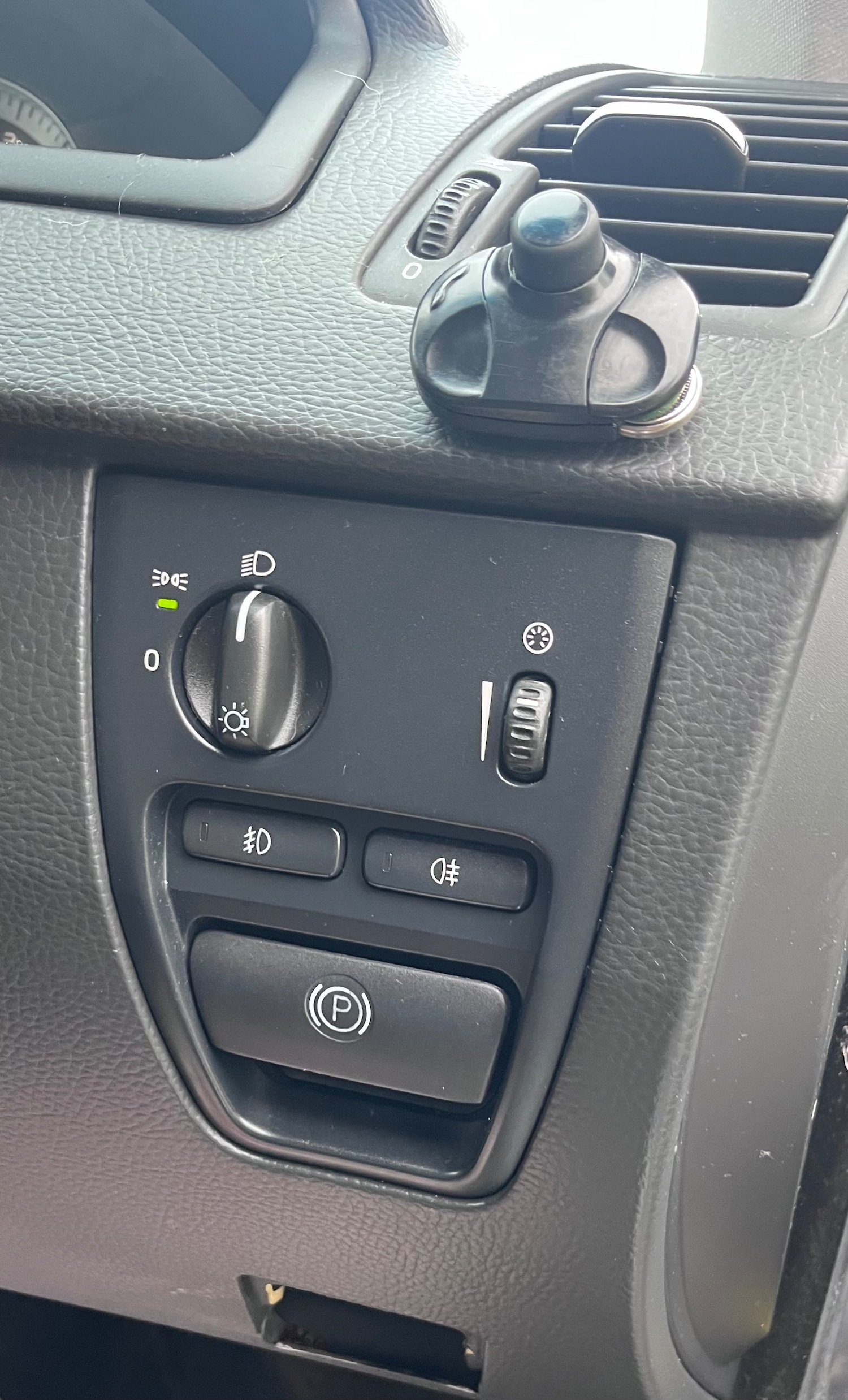 Used Volvo XC90 2008 for sale - 76542232: Photo 28