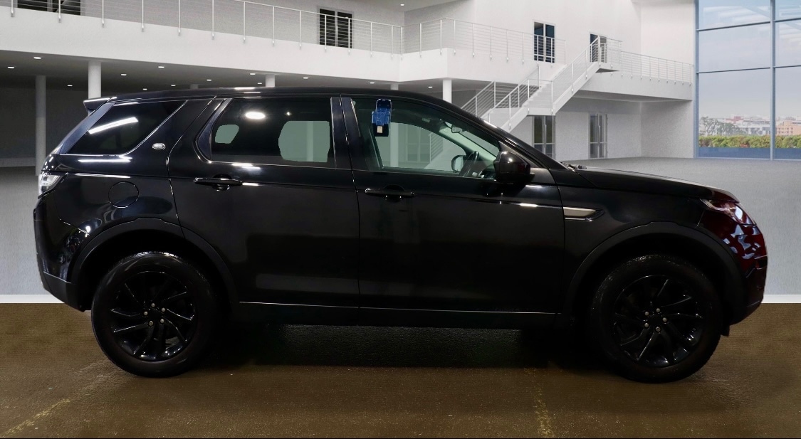 Used Land Rover Discovery Sport 2017 for sale - 77333270: Photo 5