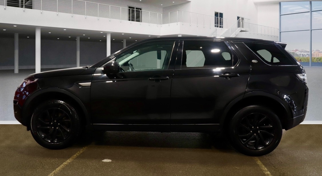 Used Land Rover Discovery Sport 2017 for sale - 77333270: Photo 6