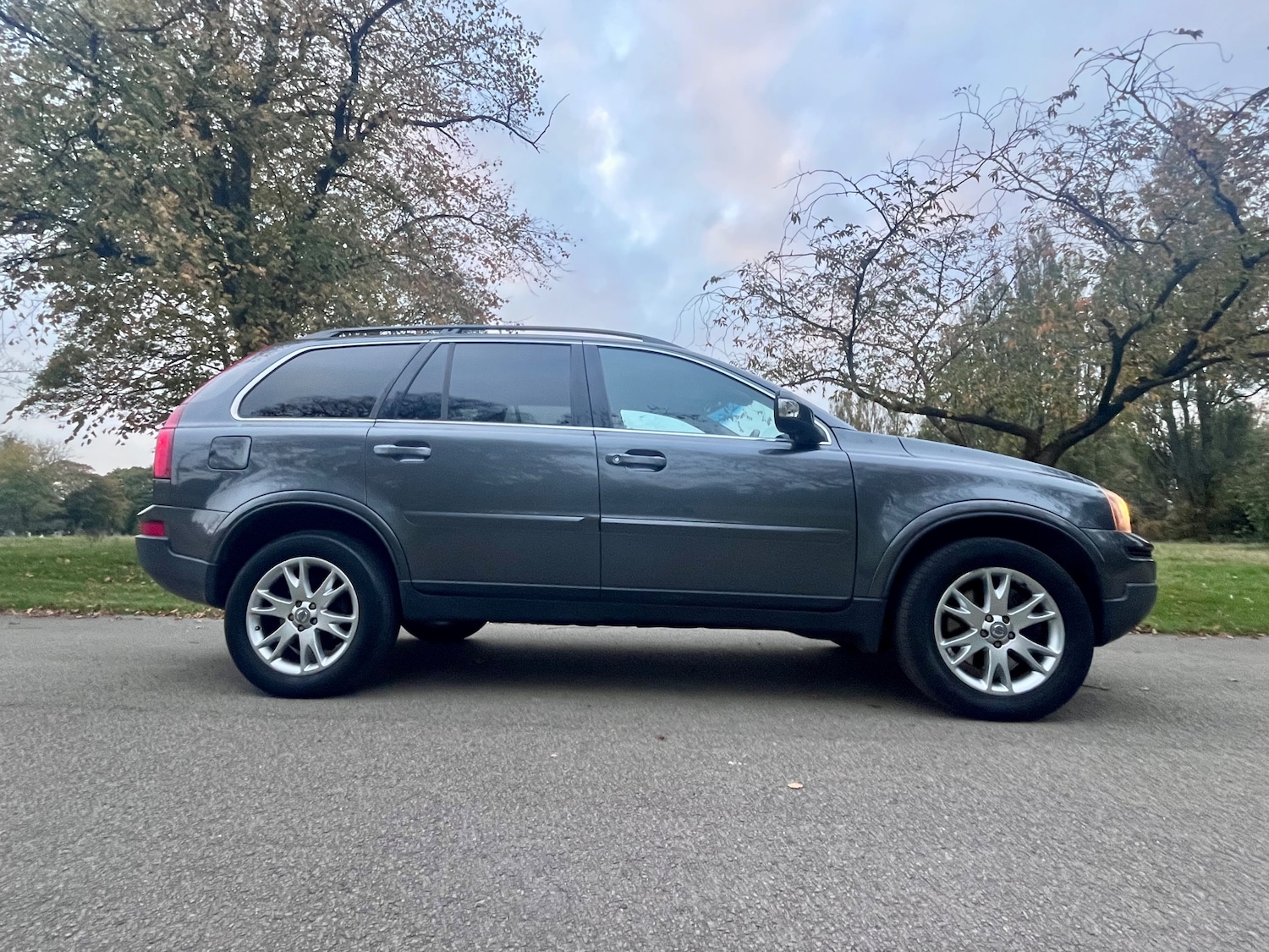 Used Volvo XC90 2009 for sale - 76251923: Photo 3