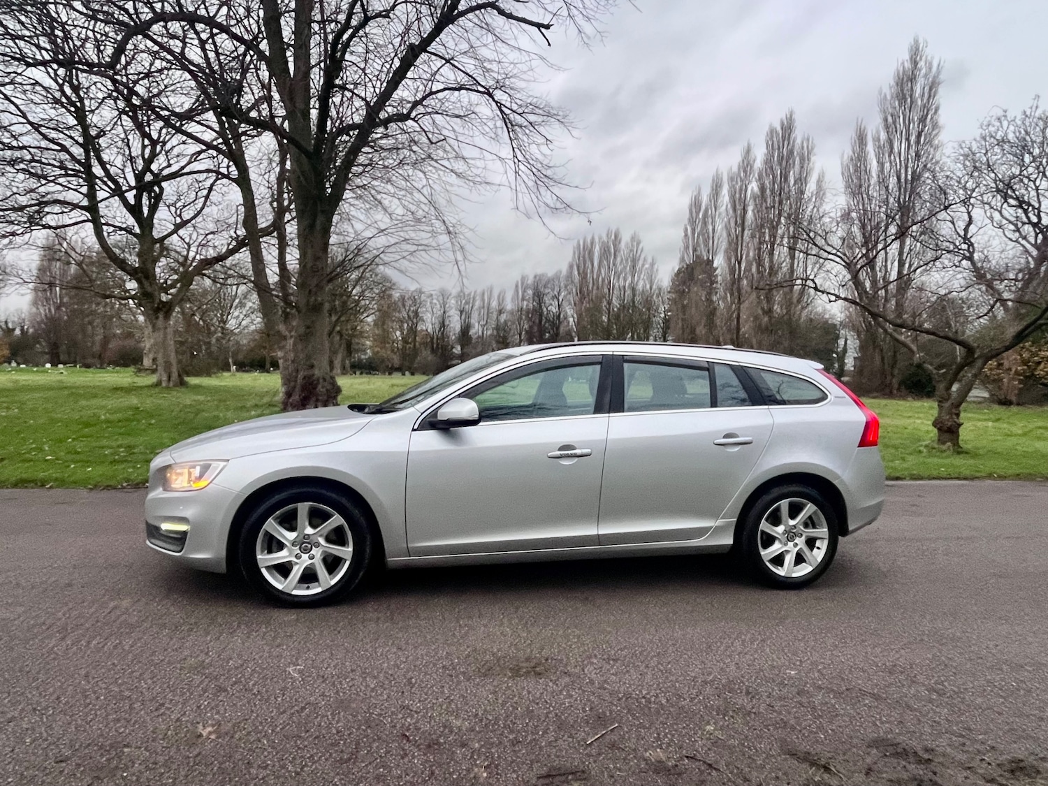 Used Volvo V60 2014 for sale - 76856588: Photo 13