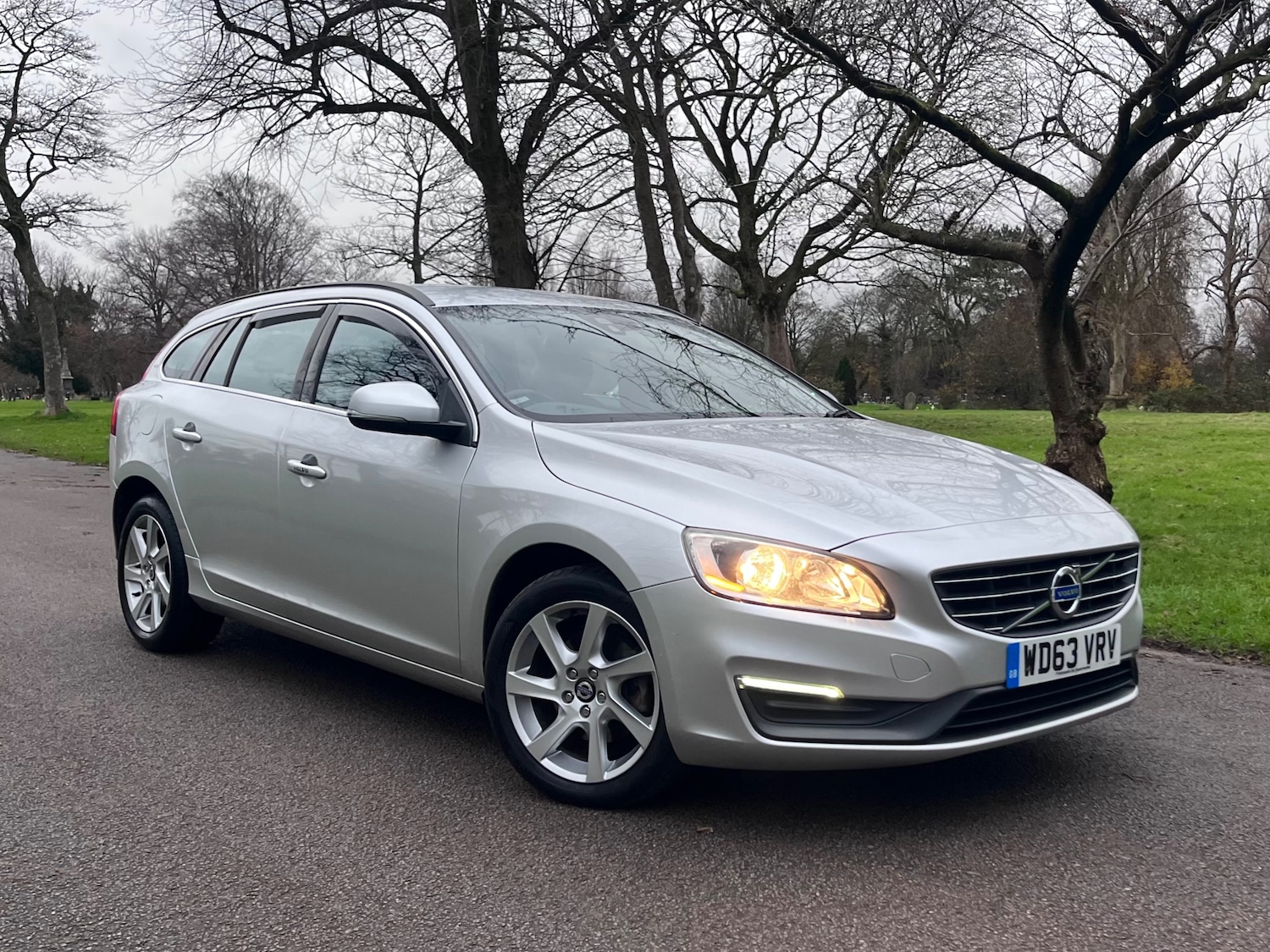 Used Volvo V60 2014 for sale - 76856588: Photo 2