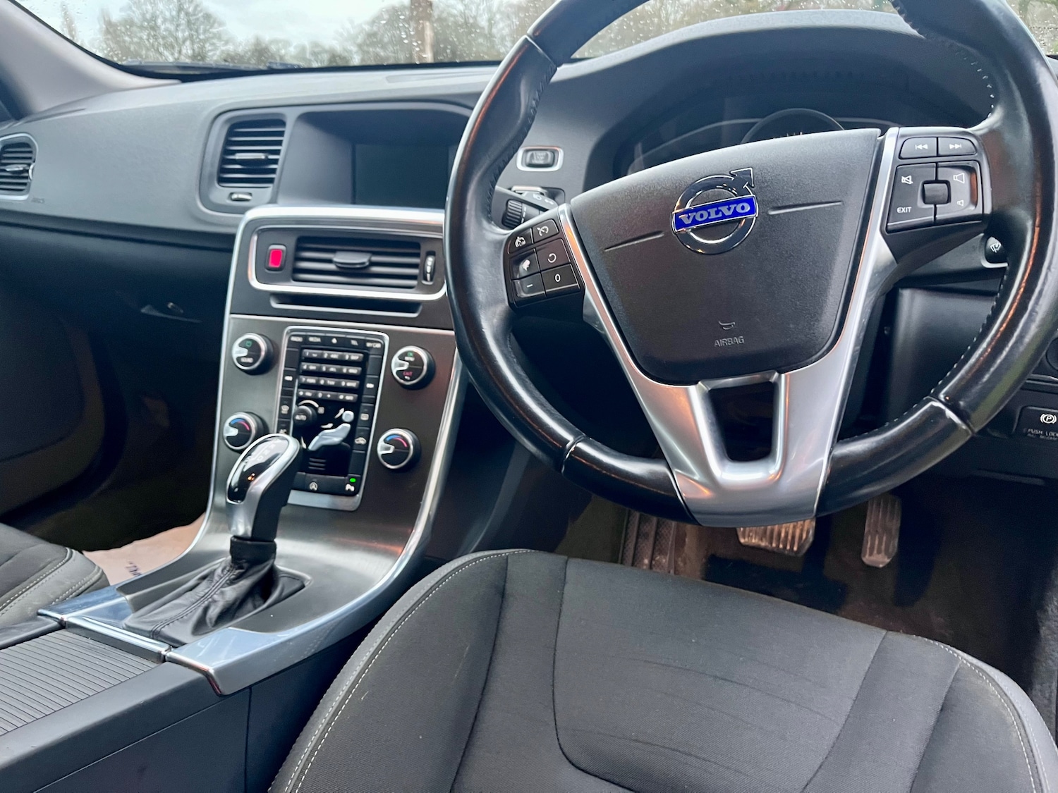 Used Volvo V60 2014 for sale - 76856588: Photo 27