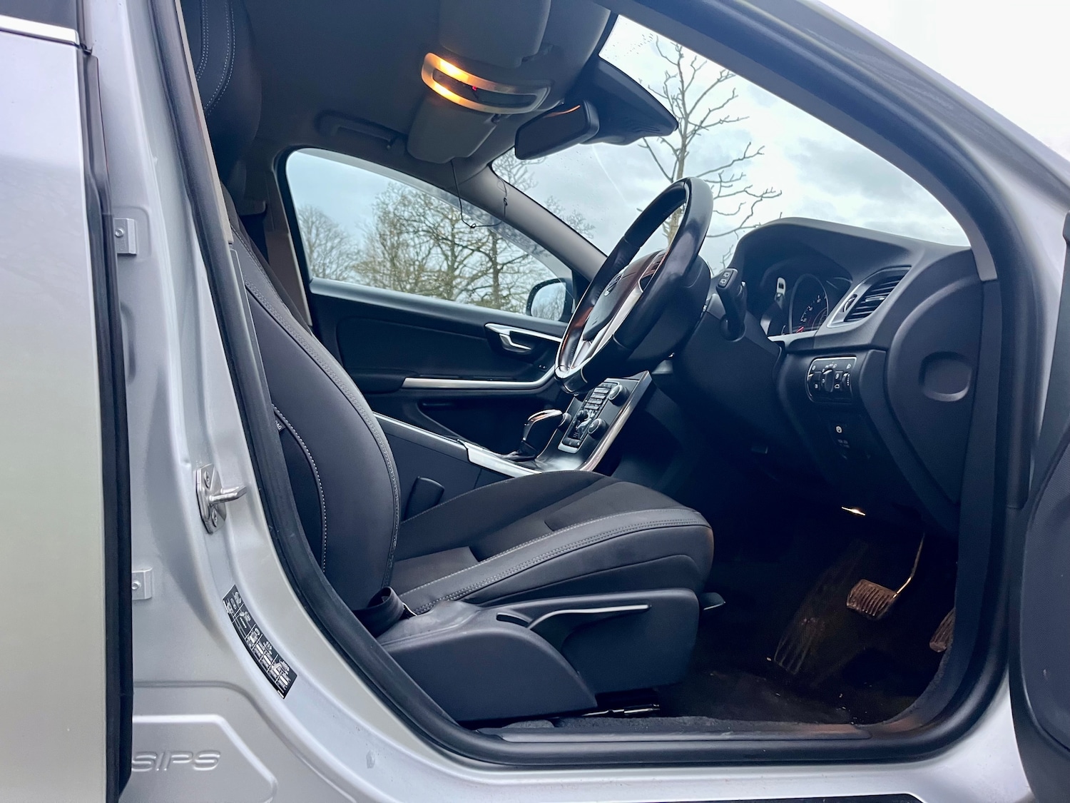 Used Volvo V60 2014 for sale - 76856588: Photo 28