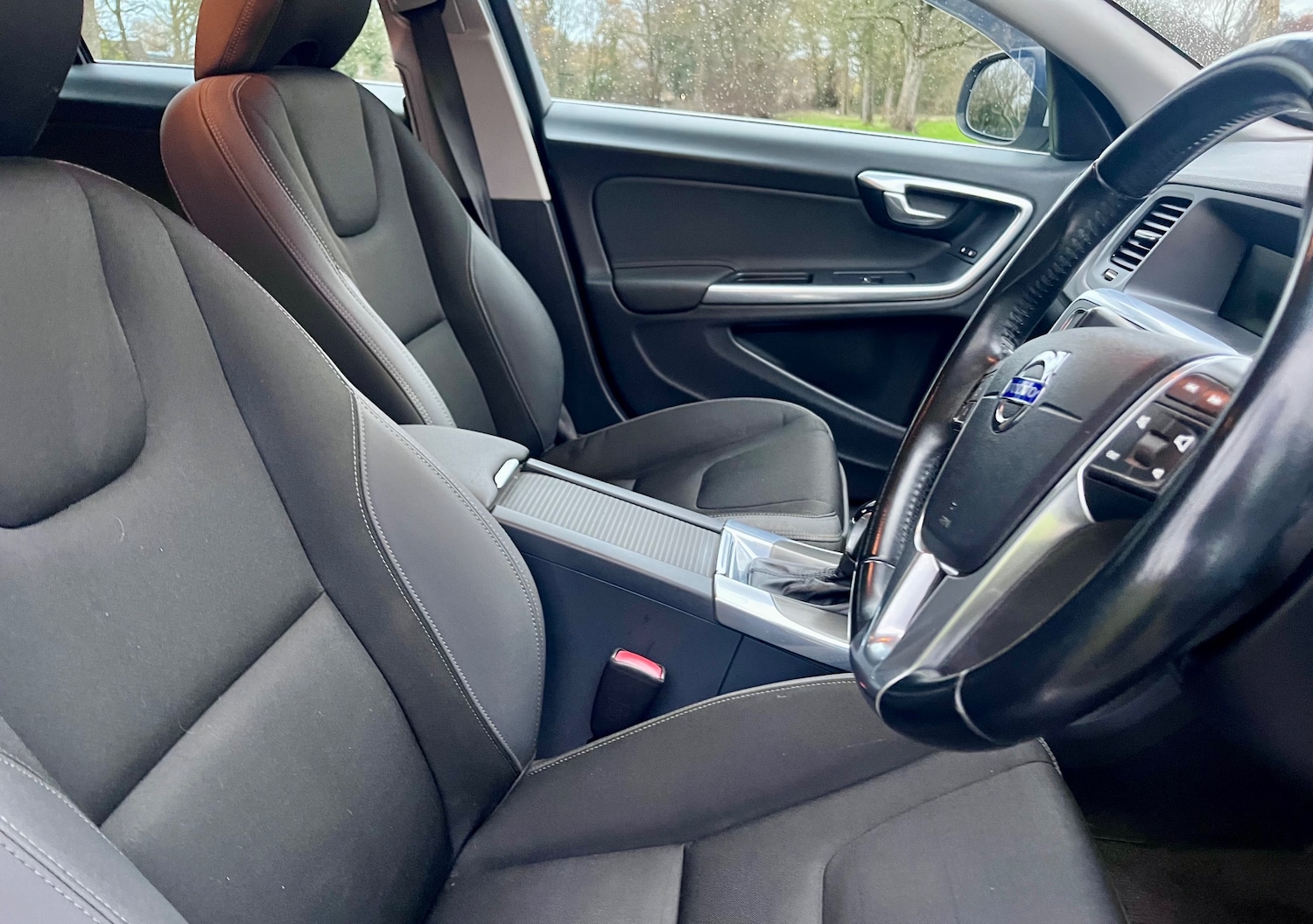 Used Volvo V60 2014 for sale - 76856588: Photo 29