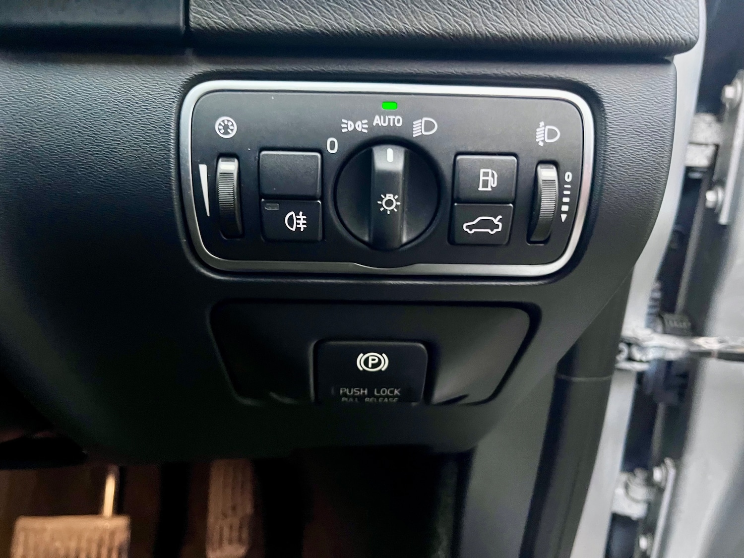 Used Volvo V60 2014 for sale - 76856588: Photo 41