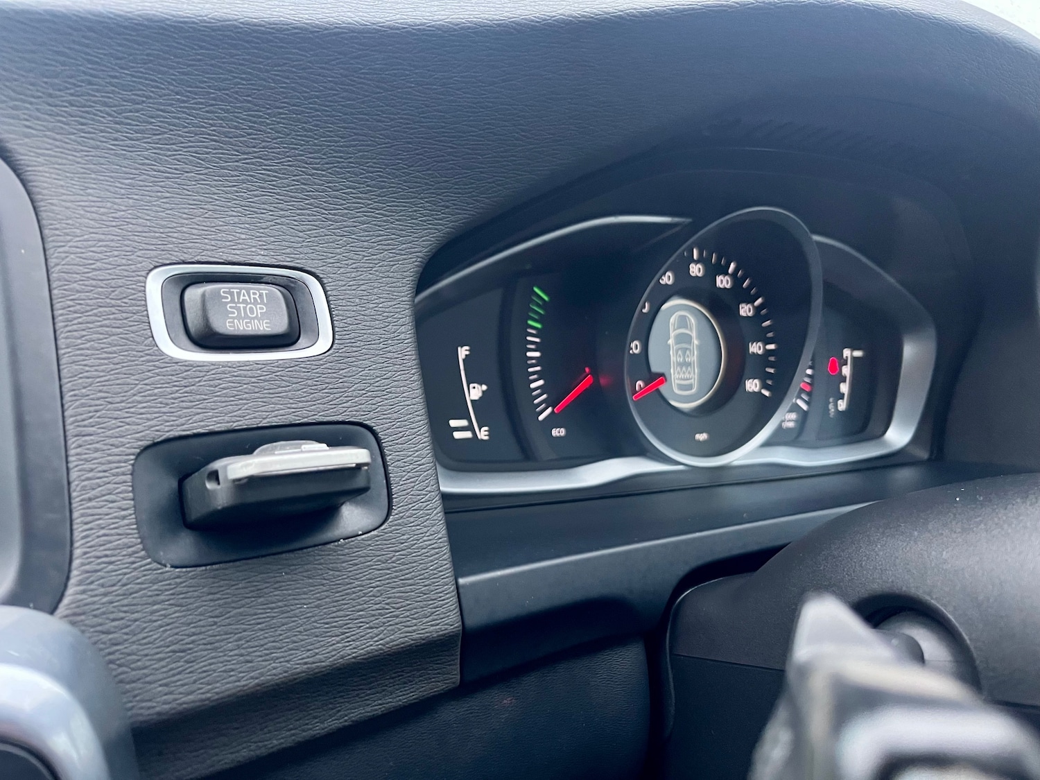 Used Volvo V60 2014 for sale - 76856588: Photo 46