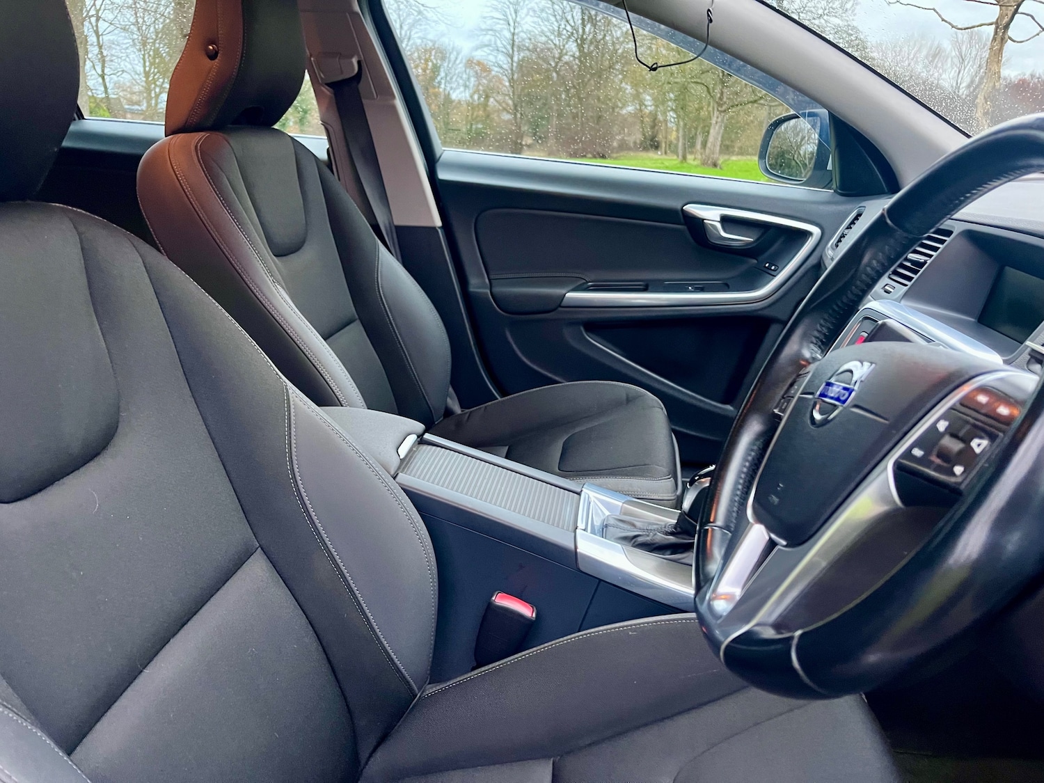 Used Volvo V60 2014 for sale - 76856588: Photo 52