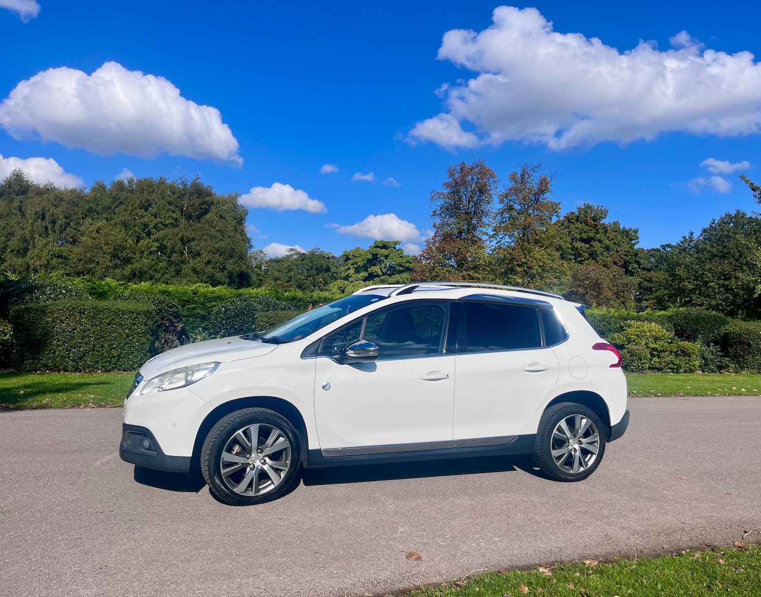 Used Peugeot 2008 2015 for sale - 76697855: Photo 11