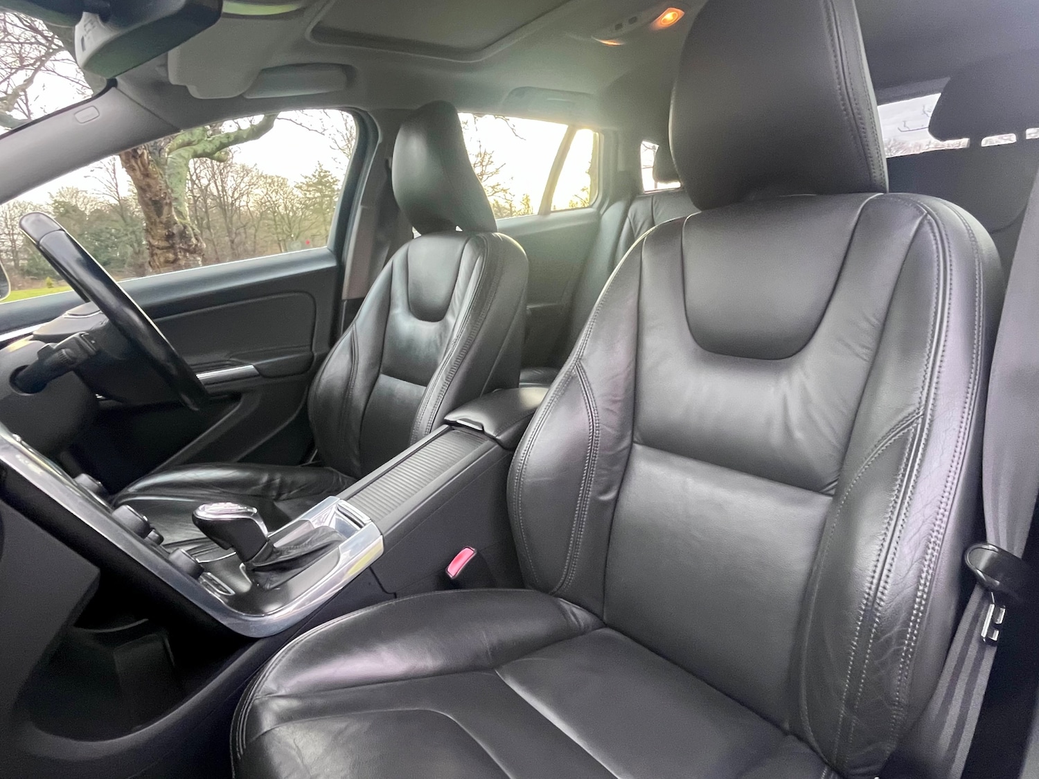 Used Volvo V60 2012 for sale - 77031608: Photo 24