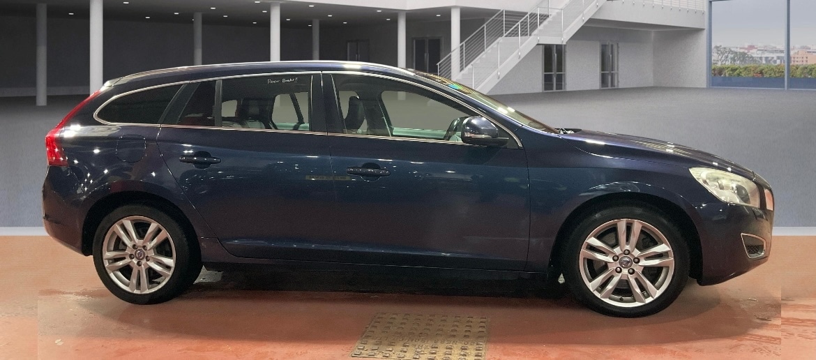 Used Volvo V60 2012 for sale - 77031608: Photo 3