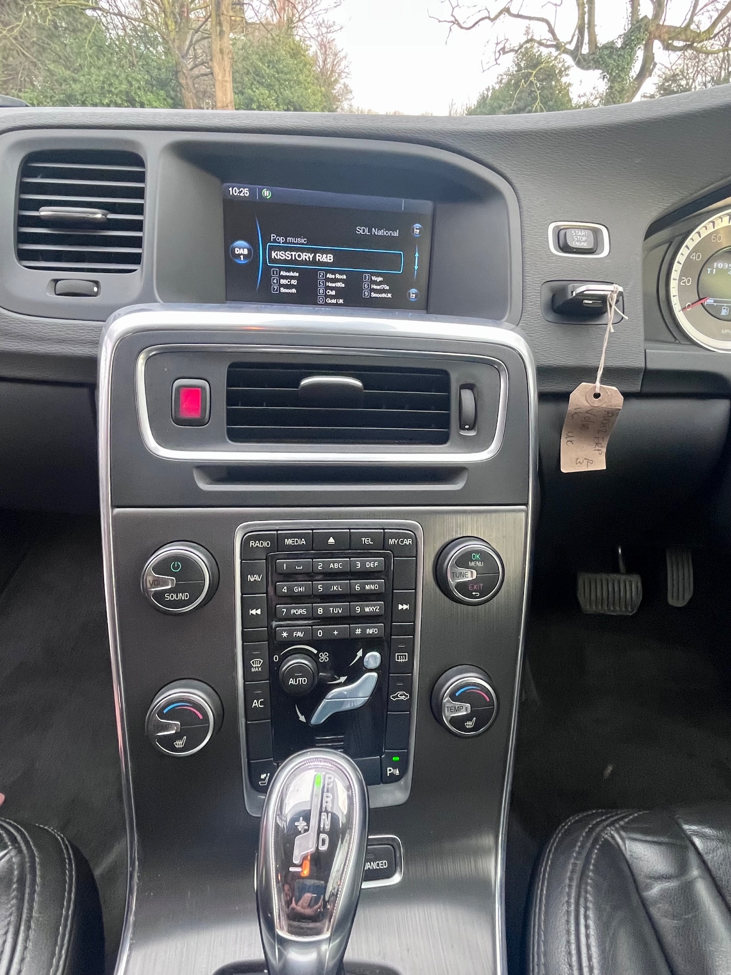 Used Volvo V60 2012 for sale - 77031608: Photo 37