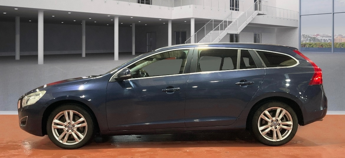 Used Volvo V60 2012 for sale - 77031608: Photo 4