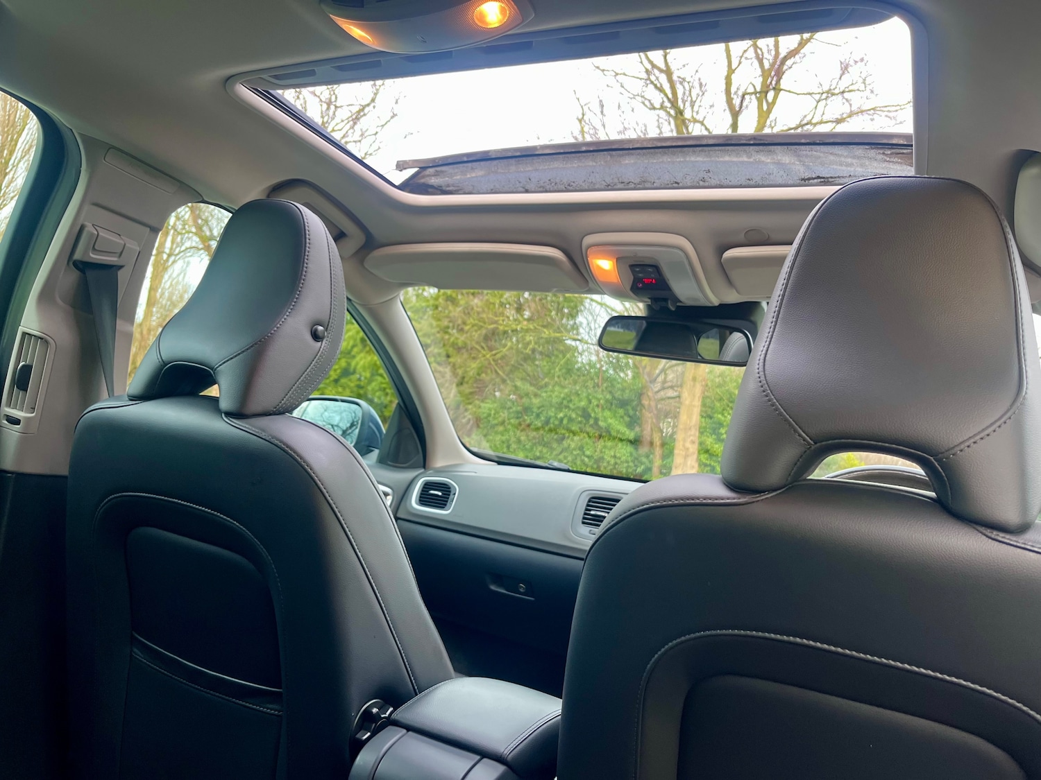 Used Volvo V60 2012 for sale - 77031608: Photo 40