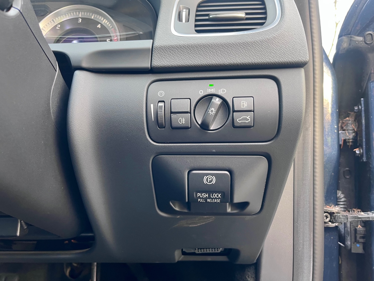 Used Volvo V60 2012 for sale - 77031608: Photo 44