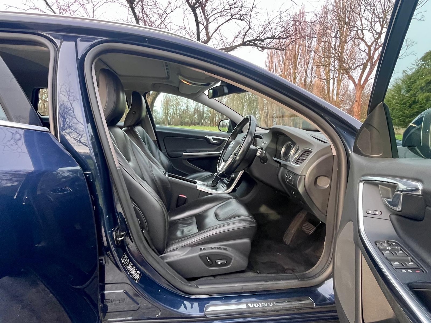 Used Volvo V60 2012 for sale - 77031608: Photo 63