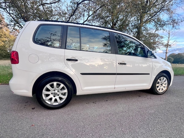 Used Volkswagen Touran 2011 for sale - 76311746: Photo 11
