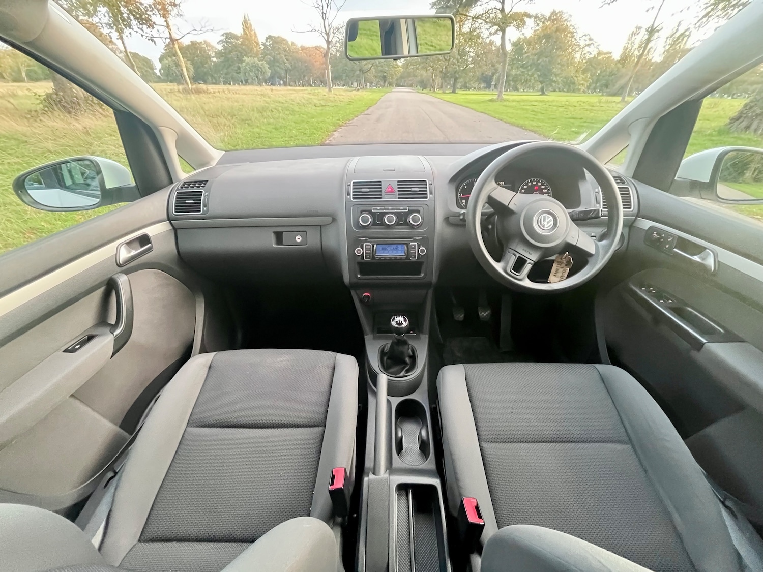 Used Volkswagen Touran 2011 for sale - 76311746: Photo 16