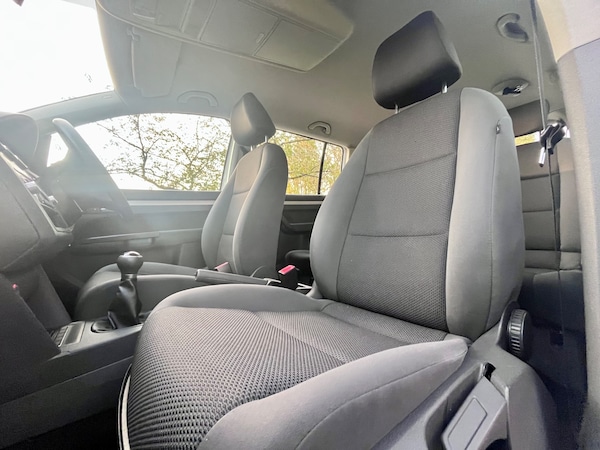 Used Volkswagen Touran 2011 for sale - 76311746: Photo 17