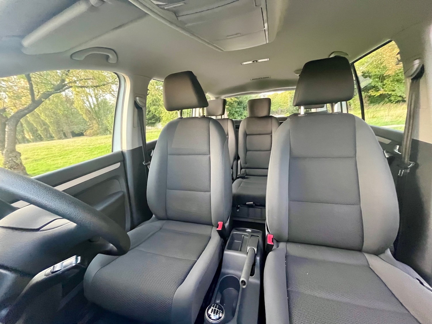 Used Volkswagen Touran 2011 for sale - 76311746: Photo 25