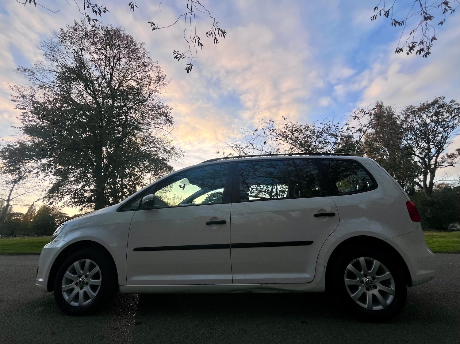 Used Volkswagen Touran 2011 for sale - 76311746: Photo 31