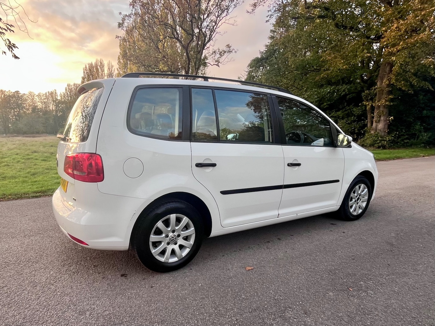 Used Volkswagen Touran 2011 for sale - 76311746: Photo 9