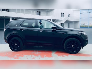 Used Land Rover Discovery Sport 2018 for sale - 77408900: Photo