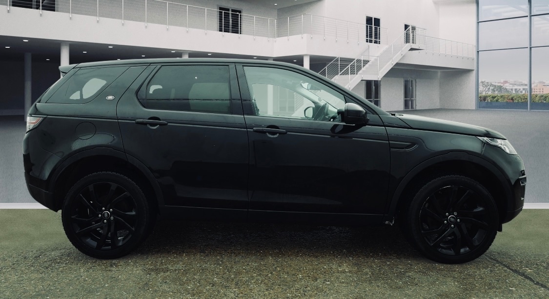 Used Land Rover Discovery Sport 2017 for sale - 77333268: Photo 3