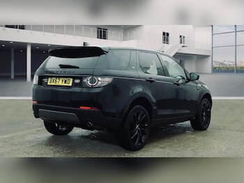 Used Land Rover Discovery Sport 2017 for sale - 77333268: Photo