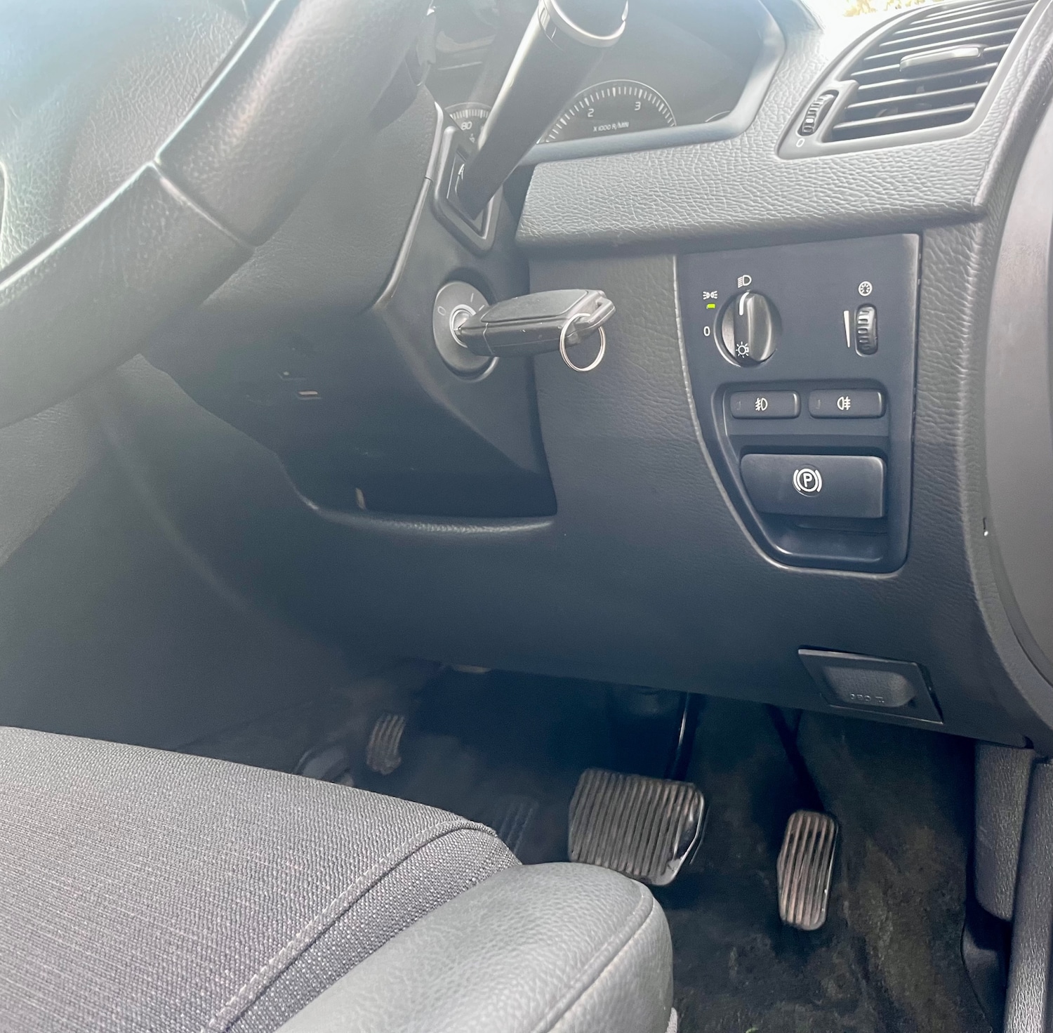 Used Volvo XC90 2010 for sale - 76670483: Photo 35