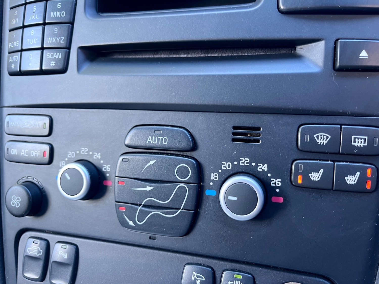 Used Volvo XC90 2012 for sale - 75862923: Photo 47