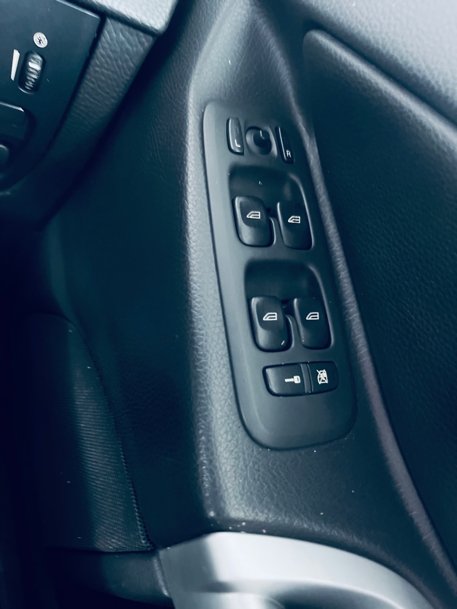 Used Volvo XC90 2005 for sale - 76665390: Photo 29