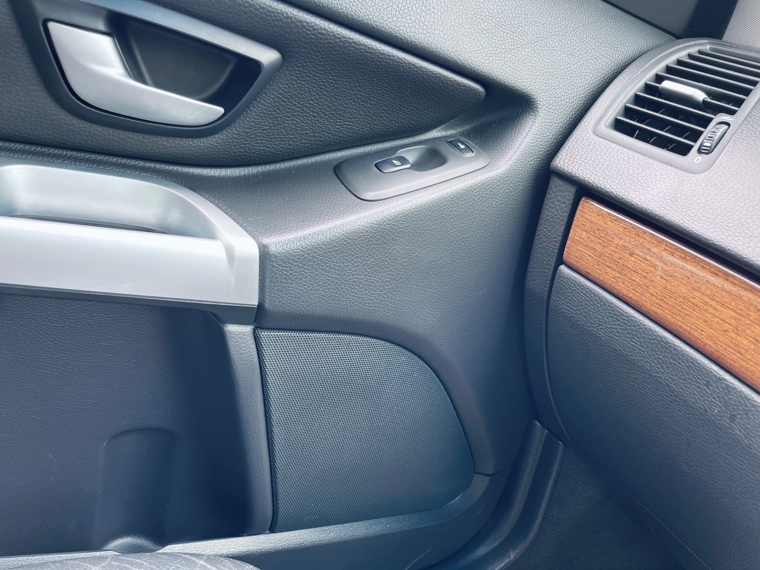 Used Volvo XC90 2005 for sale - 76665390: Photo 31