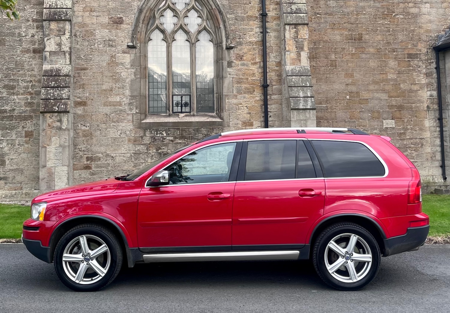 Used Volvo XC90 2010 for sale - 76305311: Photo 2