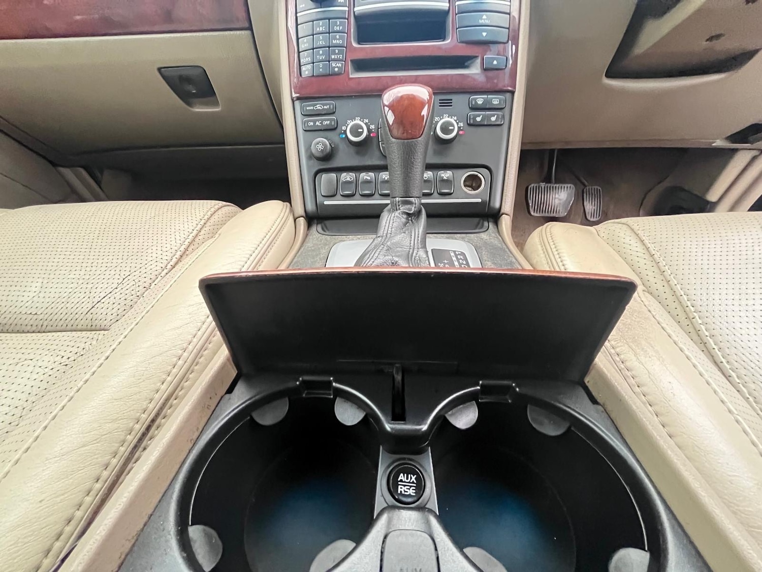 Used Volvo XC90 2011 for sale - 77092806: Photo 31