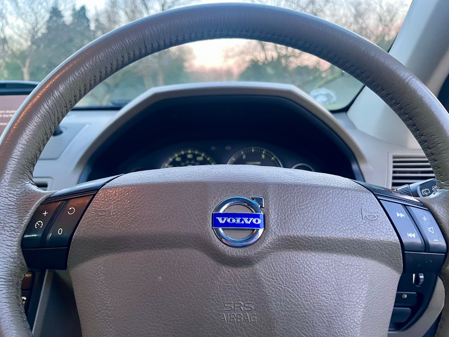 Used Volvo XC90 2004 for sale - 77011995: Photo 28