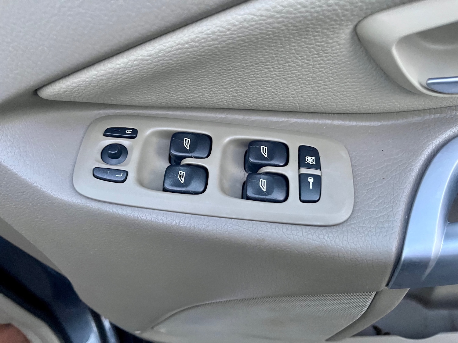 Used Volvo XC90 2004 for sale - 77011995: Photo 30